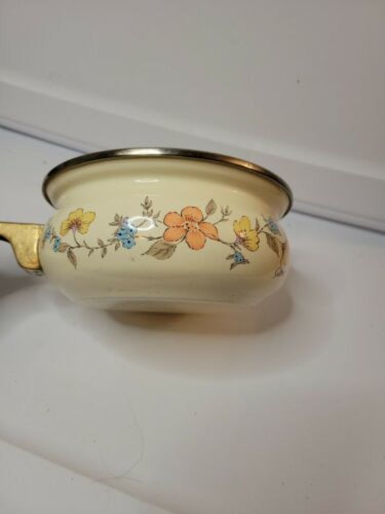 Vintage Retro 6 in Enamelware Cooking Pot W/ Gold Handle Floral - Picture 10 of 14